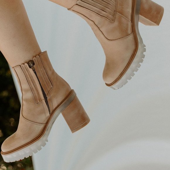 Free People Shoes - Free People James Chelsea Chunky Heel Almond Boots 38 NEW
